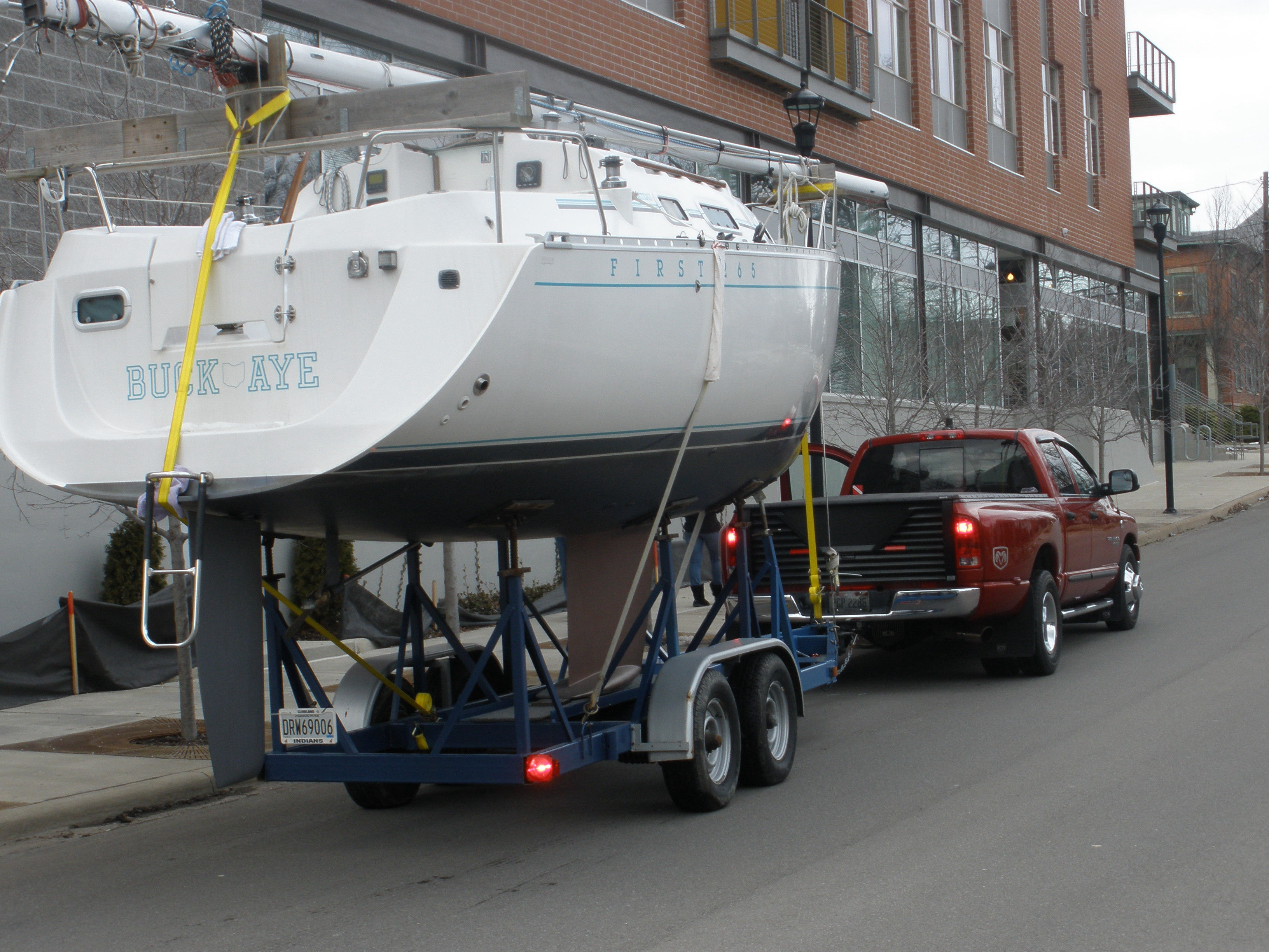 sailboat transport companies